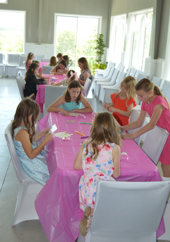 At Bella Rosa Venue near Tulsa, OK children do crafts